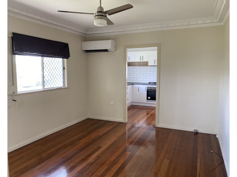 11 Sandown St, Brighton QLD 4017