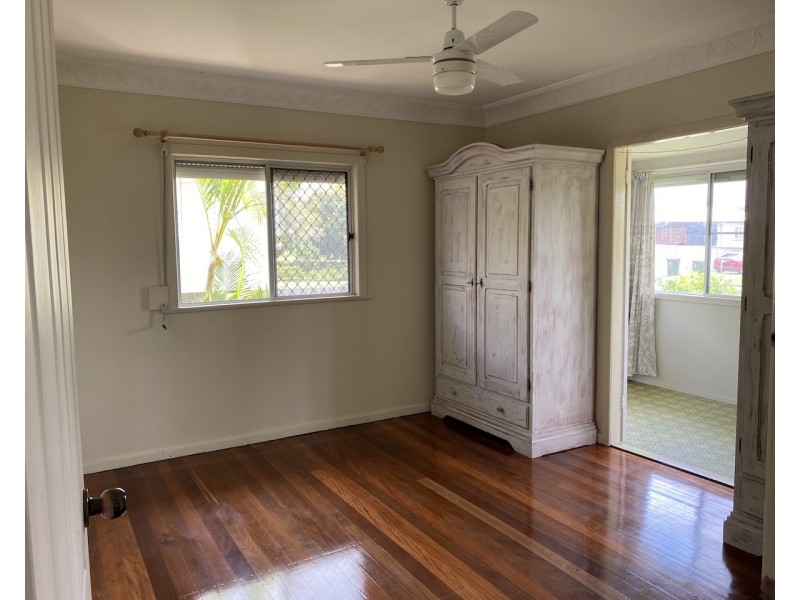 11 Sandown St, Brighton QLD 4017