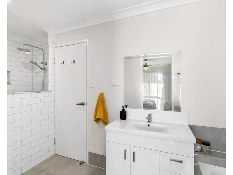 6 Deborah Court, Deception Bay QLD 4508