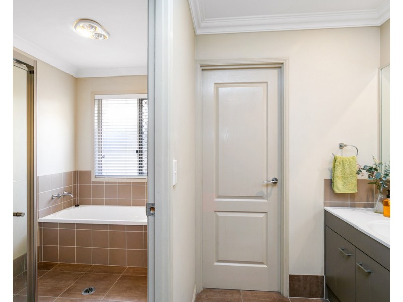 2 Caitlin Court, Rothwell QLD 4022