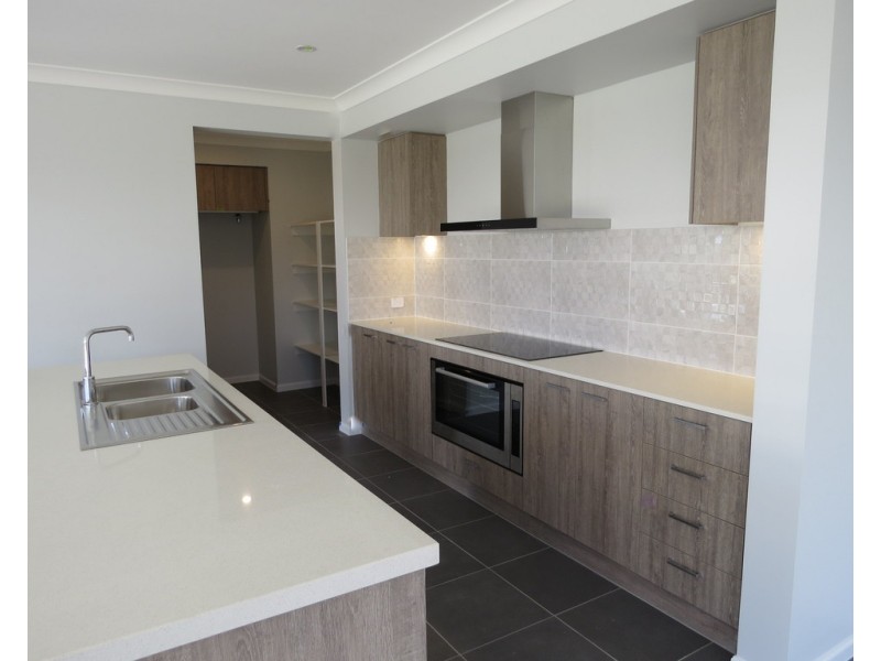 5 Glanville Street, Rothwell QLD 4022