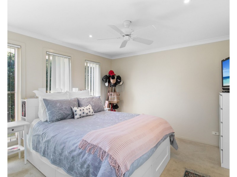 15 Pristine Place, Ningi QLD 4511