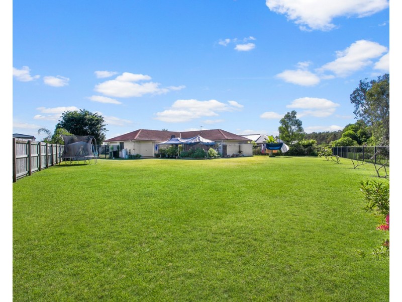 15 Pristine Place, Ningi QLD 4511