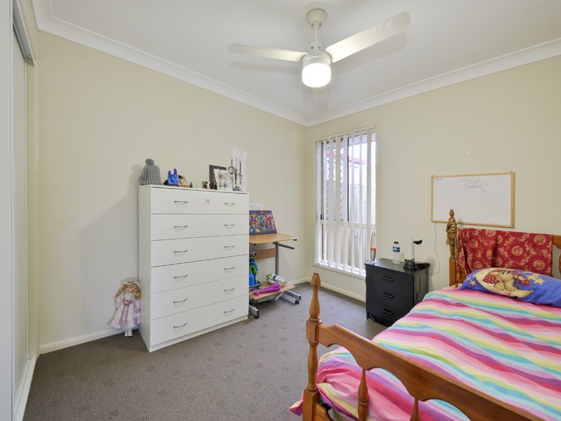 2/6 Eugenia Avenue, Rothwell QLD 4022