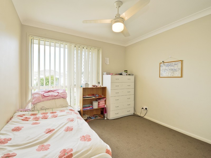 2/6 Eugenia Avenue, Rothwell QLD 4022