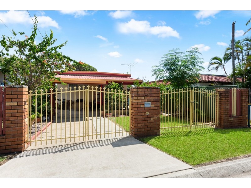 26 Porpoise Pde, Deception Bay QLD 4508