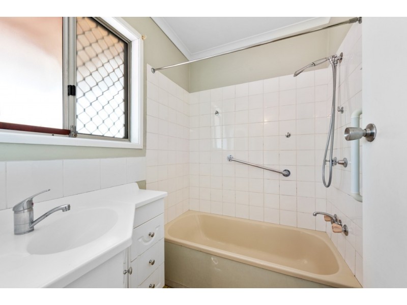 26 Porpoise Pde, Deception Bay QLD 4508