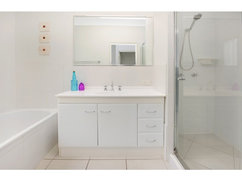 8a Canaipa Court, Rothwell QLD 4022