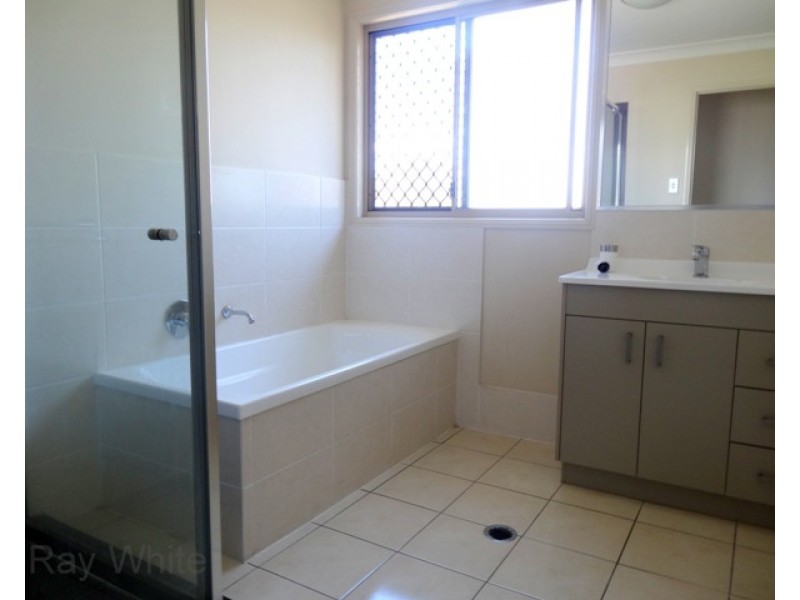 1/39 Amity Drive, Rothwell QLD 4022