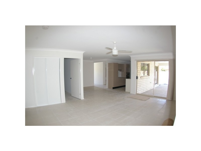 1 Topaz Court, Deception Bay QLD 4508