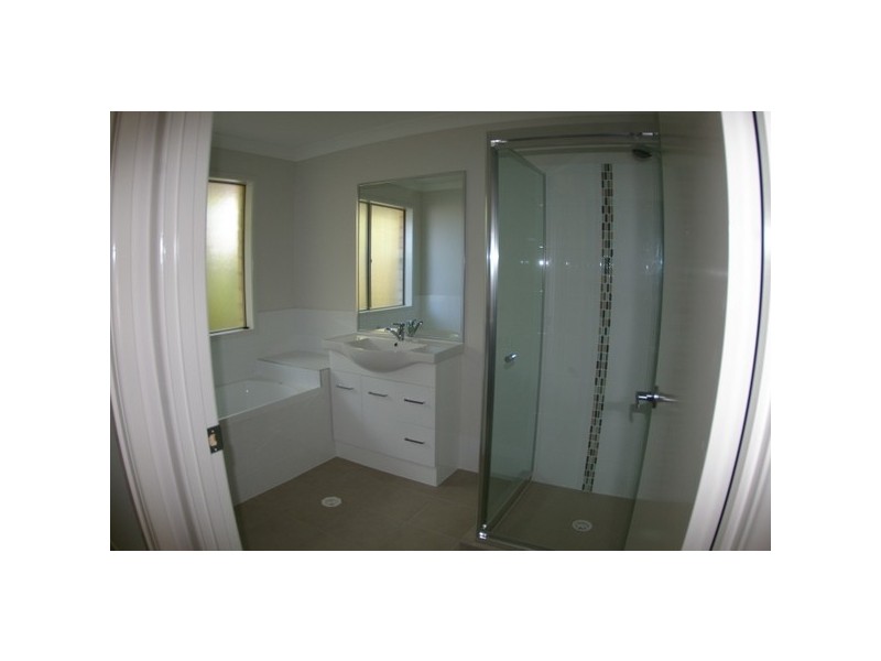 1 Topaz Court, Deception Bay QLD 4508