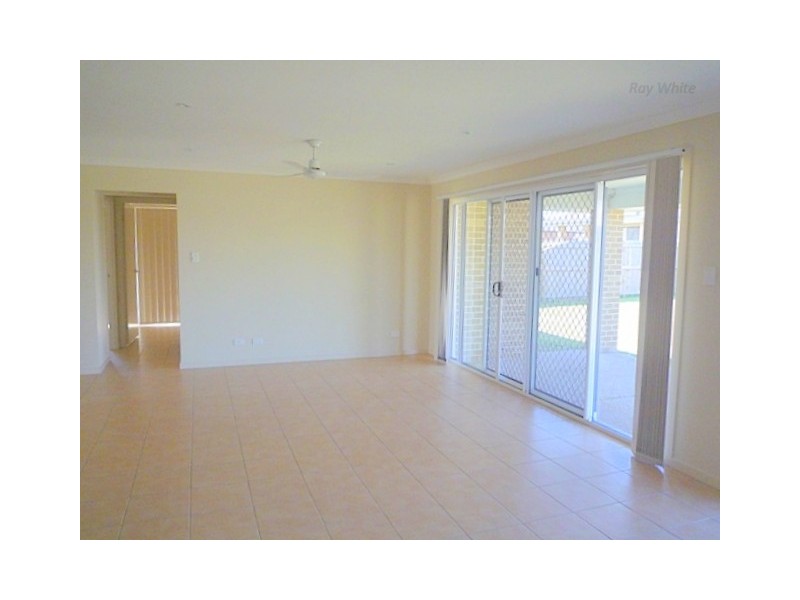 73 Sandstone Blvde, Ningi QLD 4511