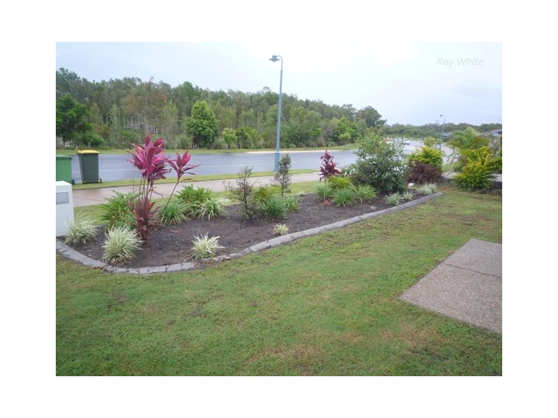 73 Sandstone Blvde, Ningi QLD 4511