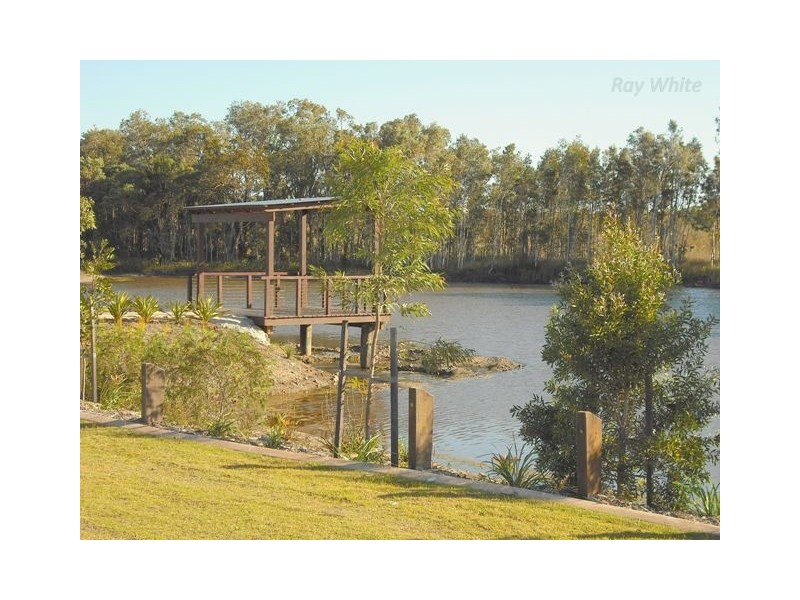 73 Sandstone Blvde, Ningi QLD 4511