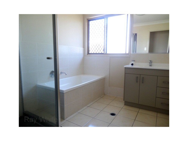 1/39 Amity Drive, Rothwell QLD 4022