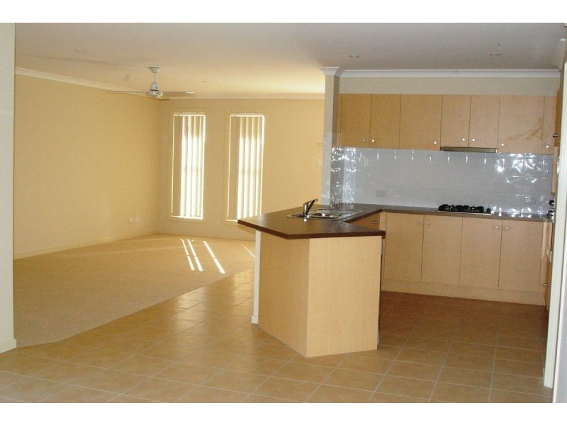 15 Pristine Place, Ningi QLD 4511