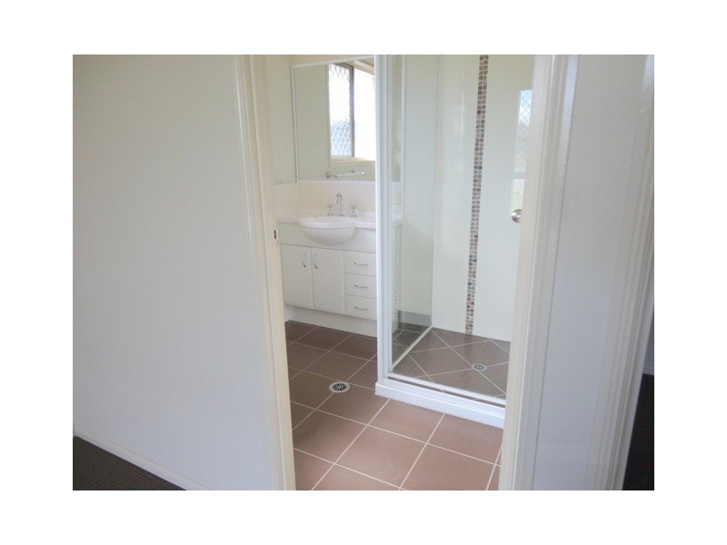 1/8 Arakoon Court, Rothwell QLD 4022