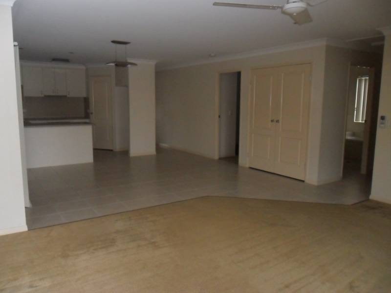 8 Jemma Street, Rothwell QLD 4022