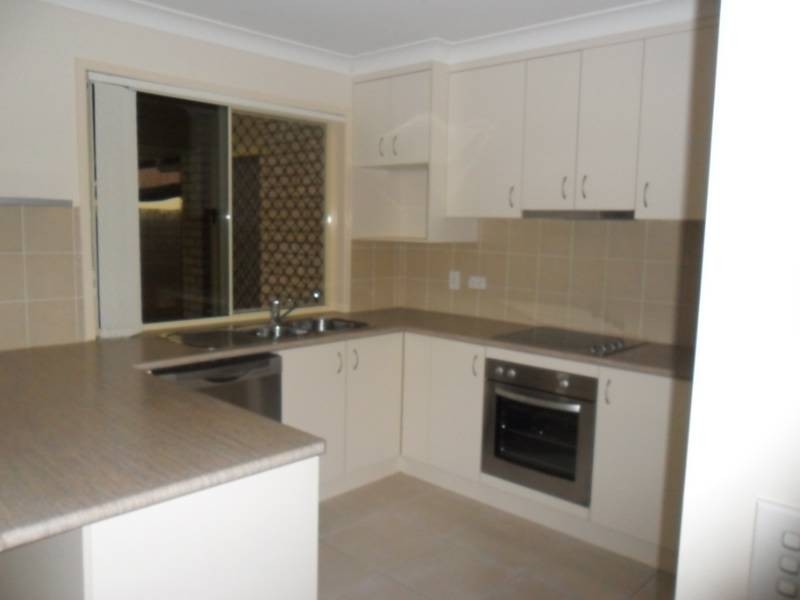 8 Jemma Street, Rothwell QLD 4022