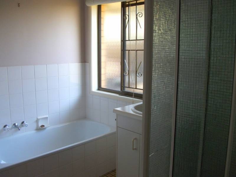106 Cambridge Street, Rothwell QLD 4022