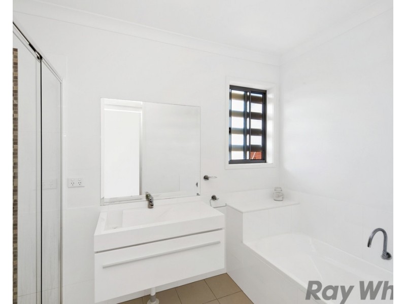 3/17 Lady Bowen Parade, Rothwell QLD 4022