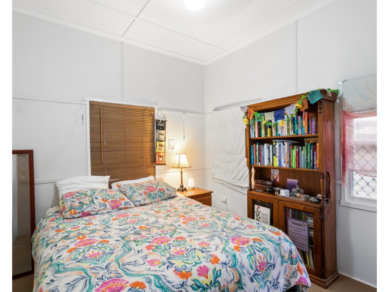 17 Short Street, Woody Point QLD 4019
