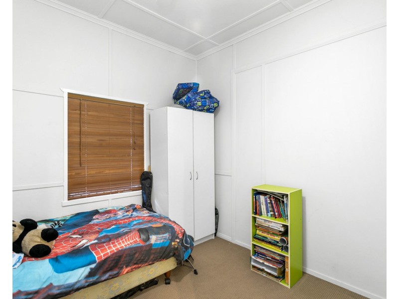 17 Short Street, Woody Point QLD 4019