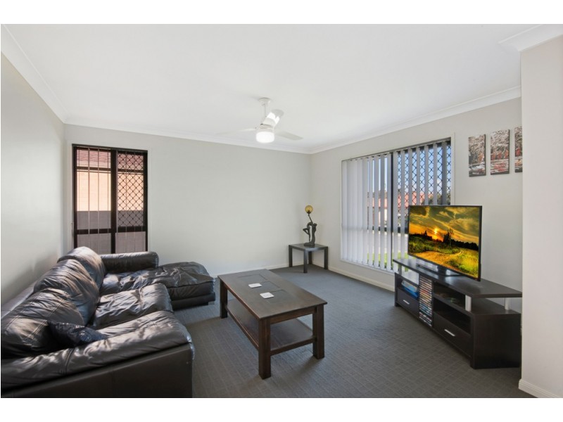 26 Hubner Drive, Rothwell QLD 4022