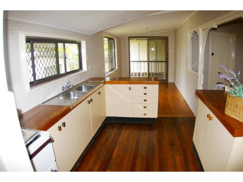 12 Lawnhill Avenue, Deception Bay QLD 4508