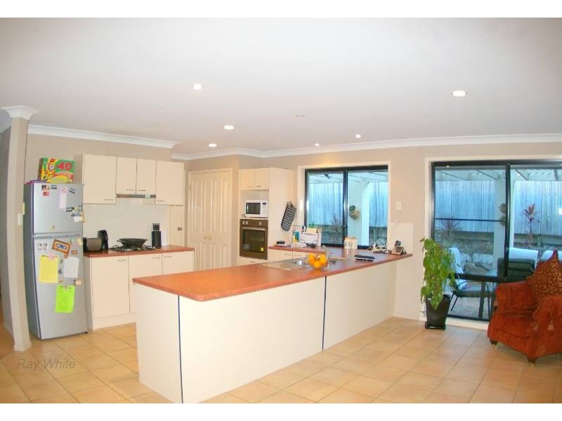 27 Cooksland Crescent, North Lakes QLD 4509