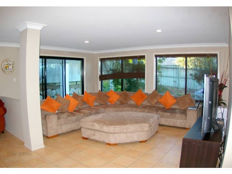27 Cooksland Crescent, North Lakes QLD 4509