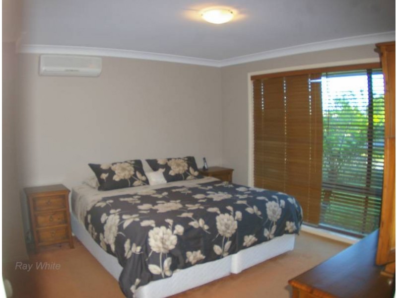 27 Cooksland Crescent, North Lakes QLD 4509