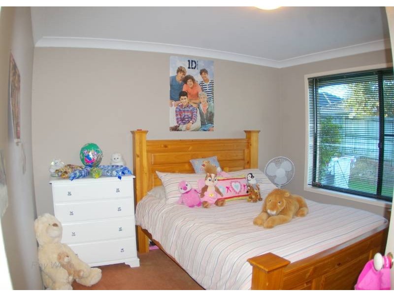 27 Cooksland Crescent, North Lakes QLD 4509