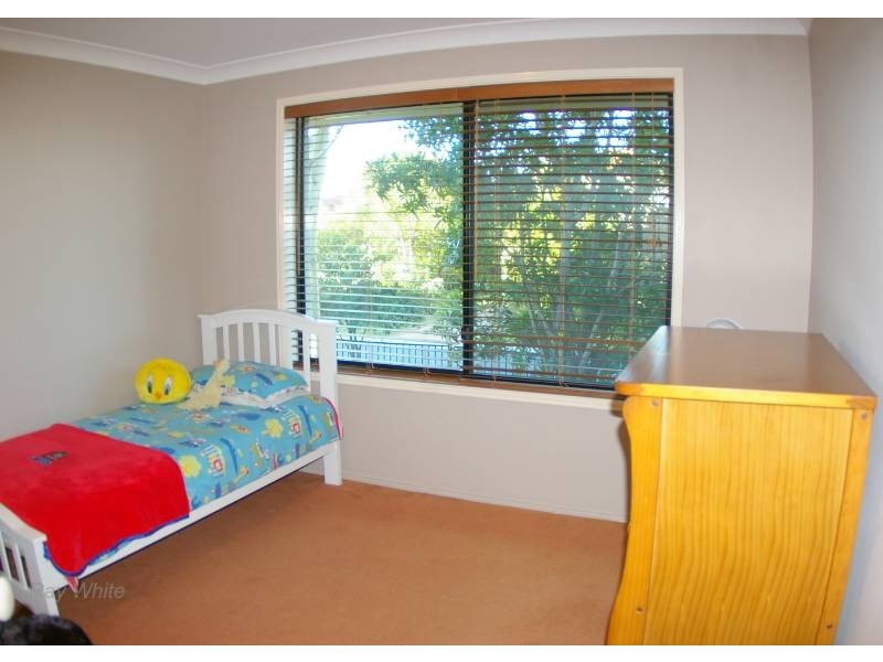27 Cooksland Crescent, North Lakes QLD 4509