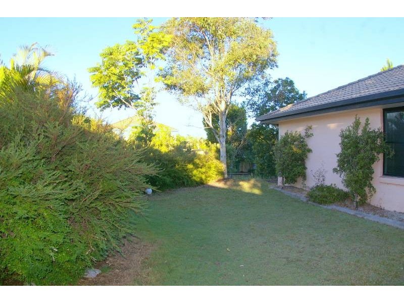 27 Cooksland Crescent, North Lakes QLD 4509