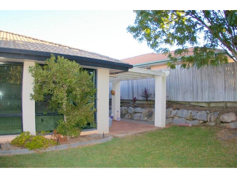 27 Cooksland Crescent, North Lakes QLD 4509