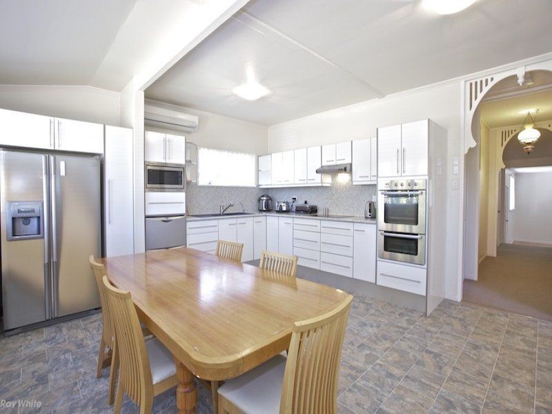 18 Herbert Street, Brighton QLD 4017