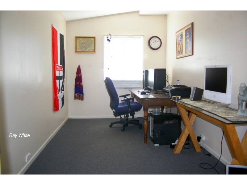 18 Herbert Street, Brighton QLD 4017