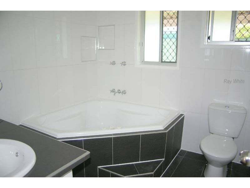 2 Warroo Drive, Deception Bay QLD 4508