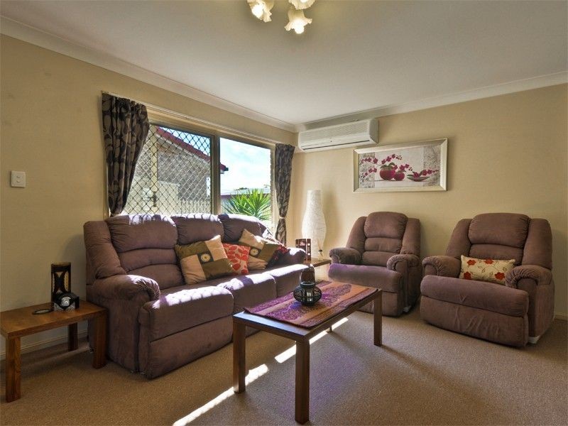 4/4 Wattle Road, Rothwell QLD 4022