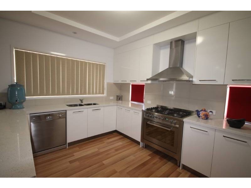 30 Central Avenue, Scarborough QLD 4020