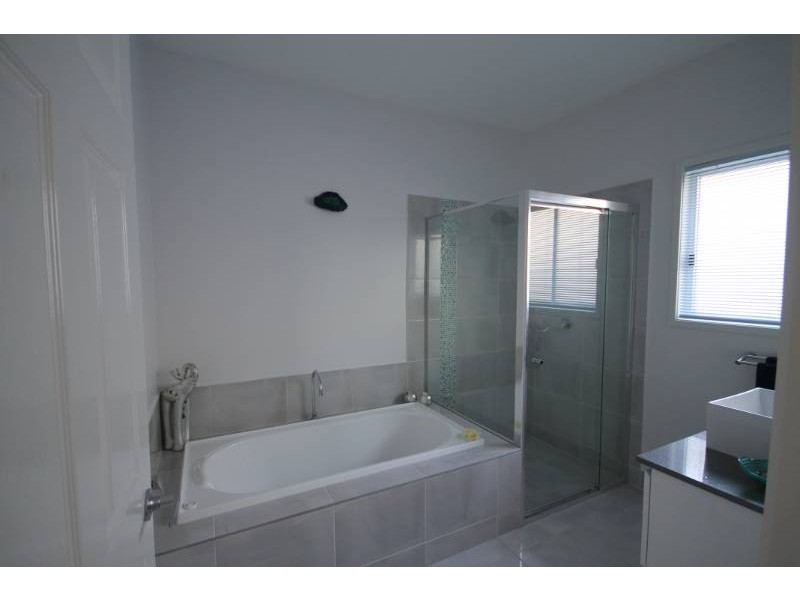 30 Central Avenue, Scarborough QLD 4020