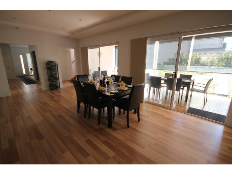 30 Central Avenue, Scarborough QLD 4020