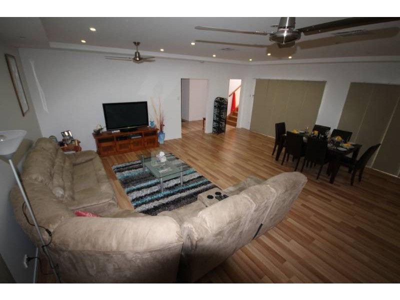 30 Central Avenue, Scarborough QLD 4020