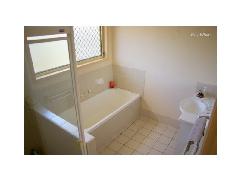 3 Hoddle Court, Rothwell QLD 4022