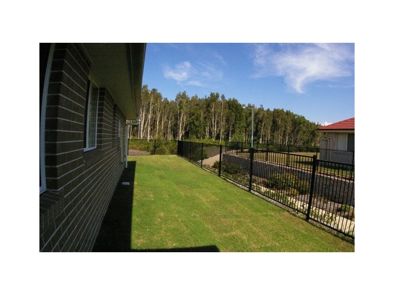 11 Pristine Place, Ningi QLD 4511
