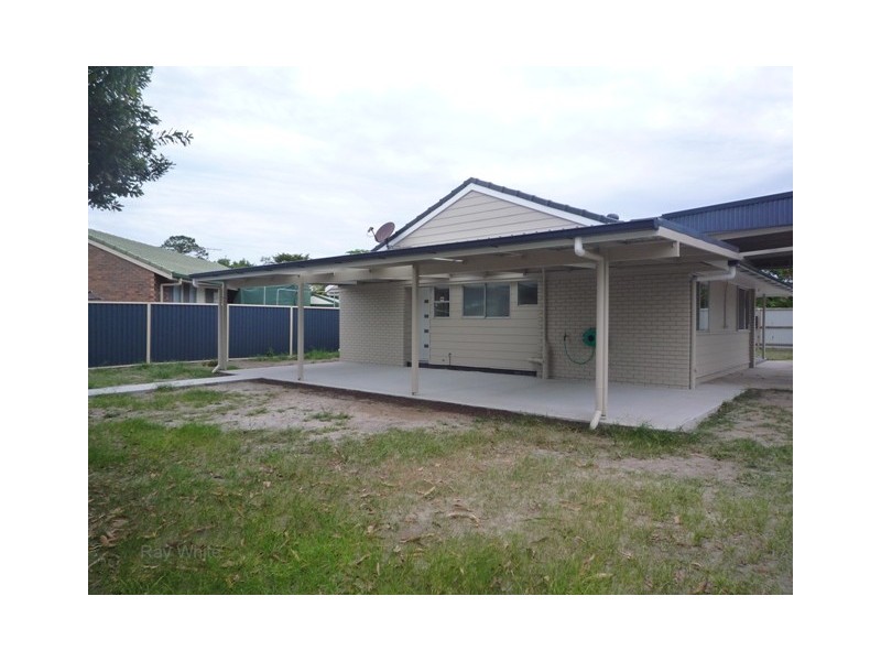 19 Simon St, Deception Bay QLD 4508