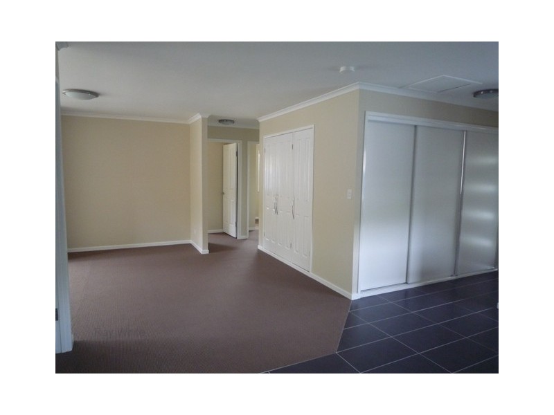 19 Simon St, Deception Bay QLD 4508