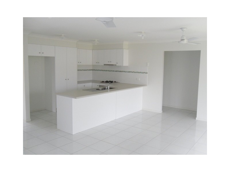 8 Peggy Road, Bellmere QLD 4510