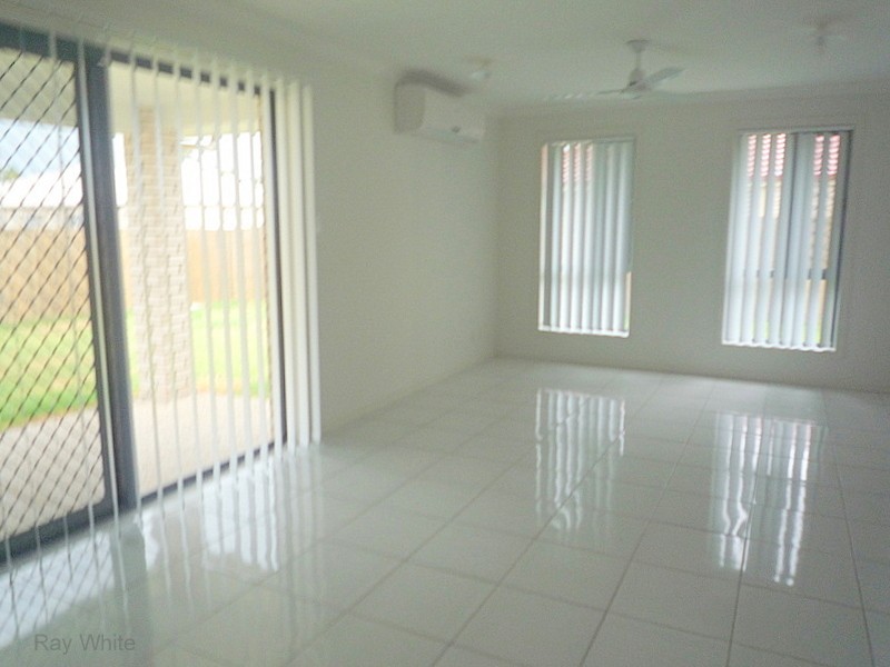 8 Peggy Road, Bellmere QLD 4510